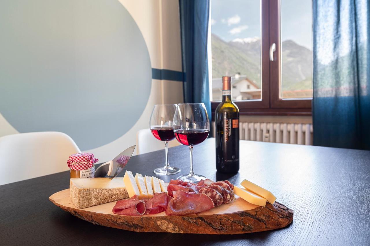 Apartament Loft Tirano 3Min Walk To Berninaexpress Zewnętrze zdjęcie